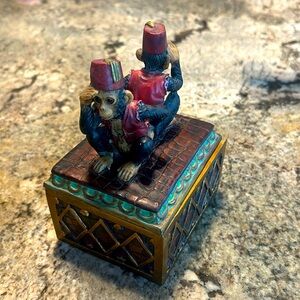 Monkey wearing fez! Heavy resin trinket or cigarette box